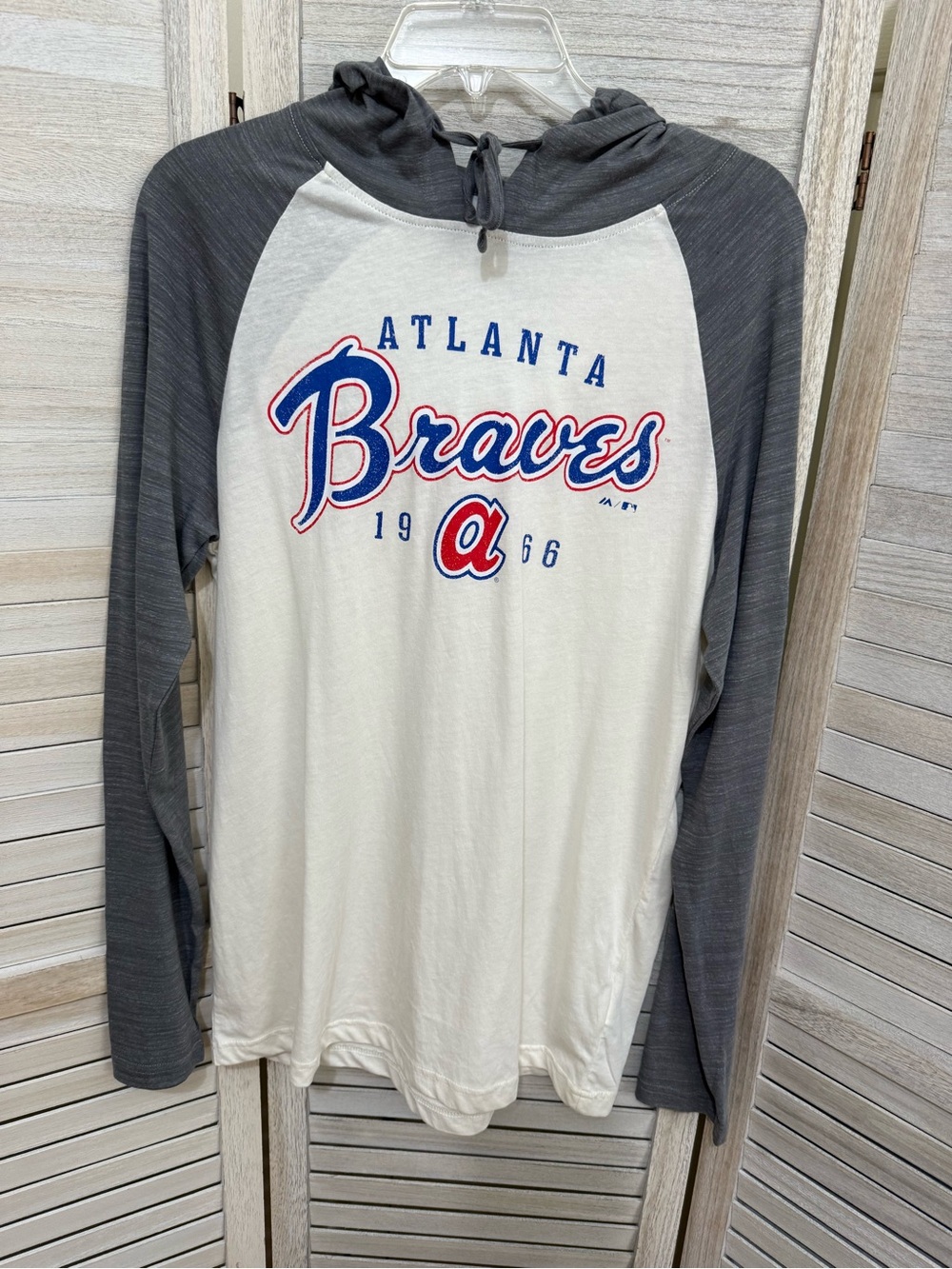 Majestic Atlanta Braves Raglan Hoodie Tee - White & Gray